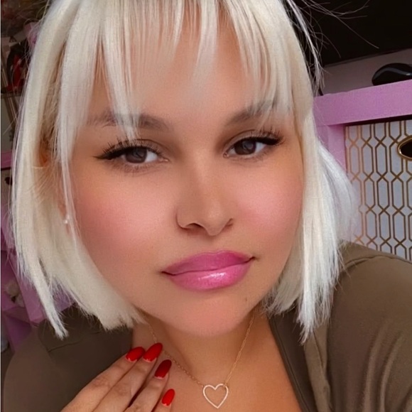 Meet your Posher, Brittany - Picture 1 of 1